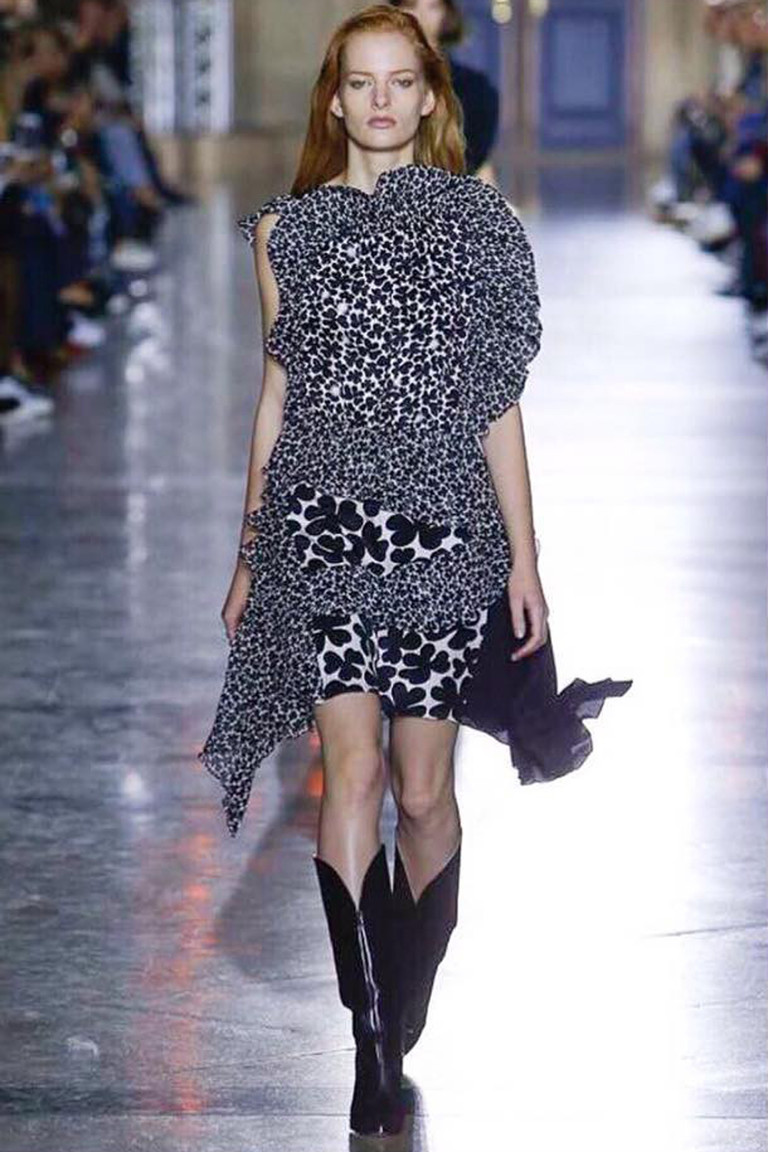 Показ Givenchy